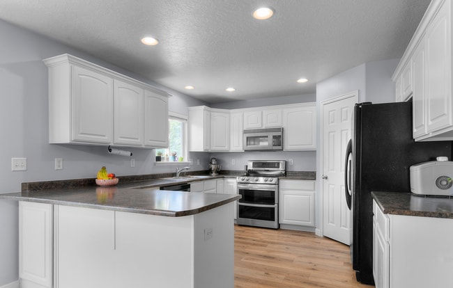 Building Photo - Beautiful 5-Bedroom Home in Lehi