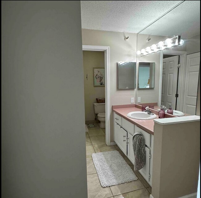 Building Photo - 7614 York Ave S