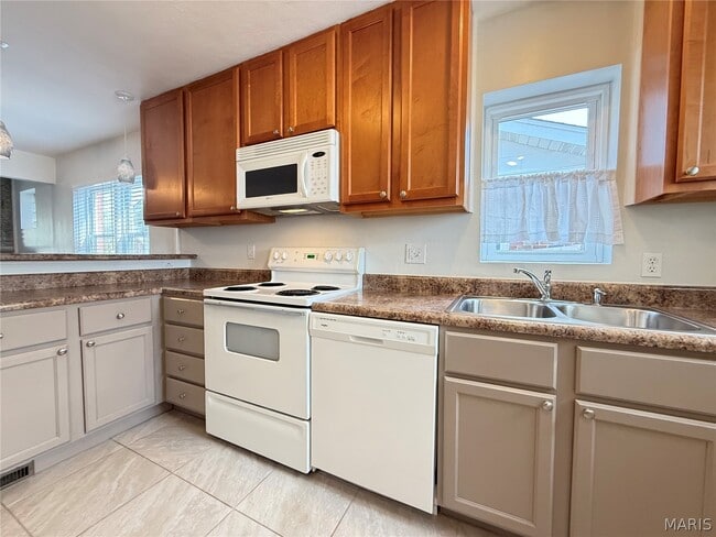 Building Photo - 1437 Collins Ave