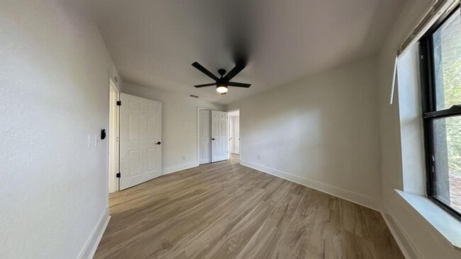 Building Photo - 1426 40th St S