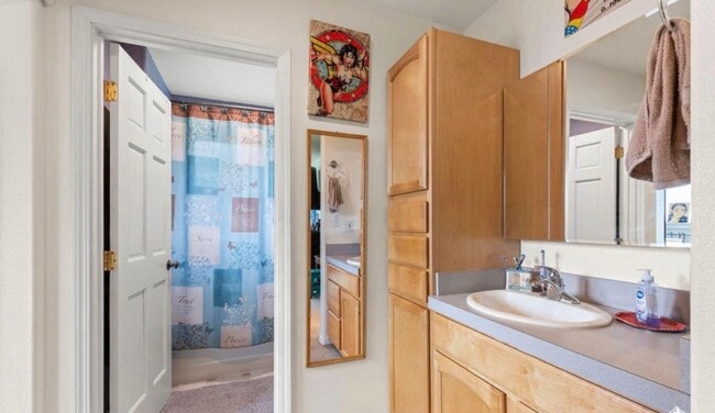 Building Photo - 5 bedroom Home on half acre in Palmer! Fantastic location, close to everything, great commute loc...