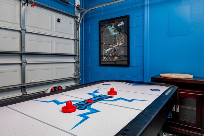 Building Photo - 875 Assembly Ct