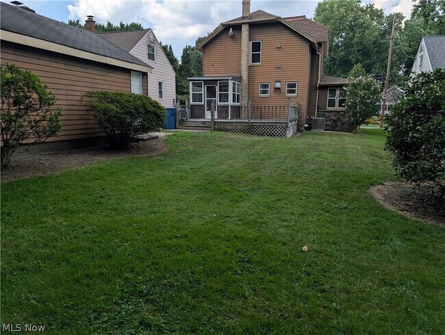 Building Photo - 486 Needham Ave