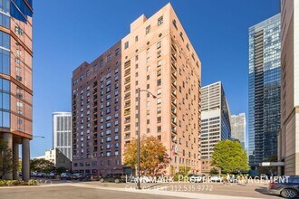Building Photo - 345 N Canal St