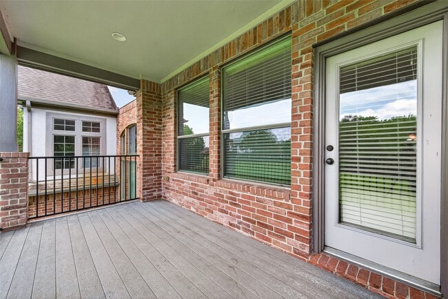 Building Photo - 8602 Two Sisters Ct