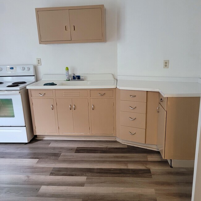 Building Photo - 1200 Race St