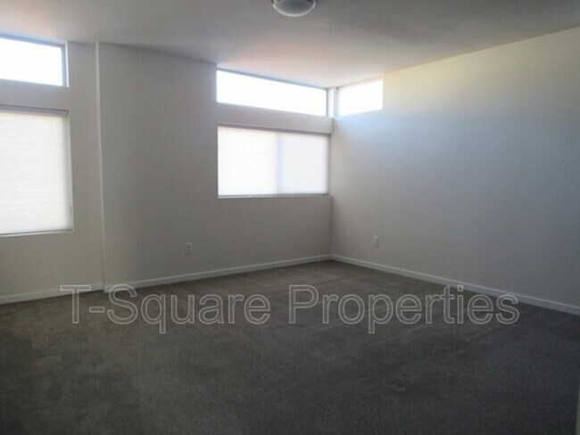 Building Photo - 4848 A Delridge Way SW