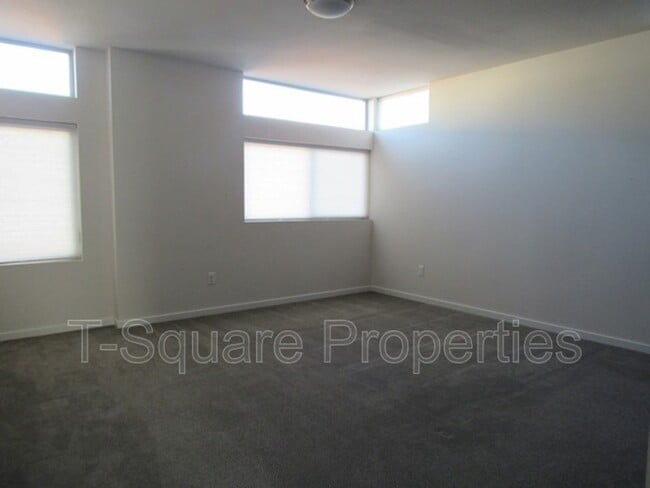 Building Photo - 4848A Delridge Wy SW