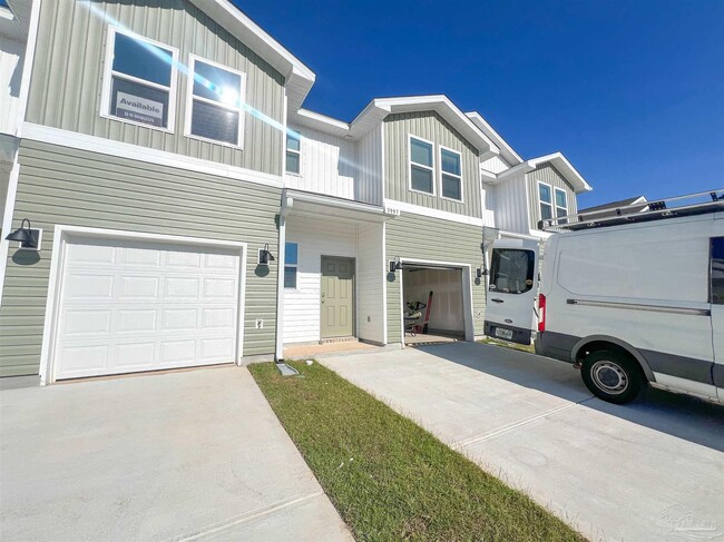 Primary Photo - 3997 Pendragon Cir