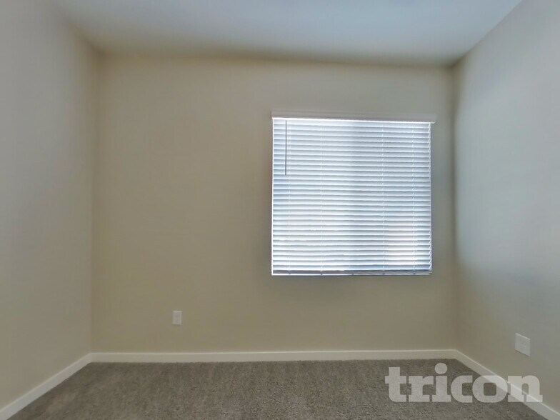 Building Photo - 4551 E Gary St