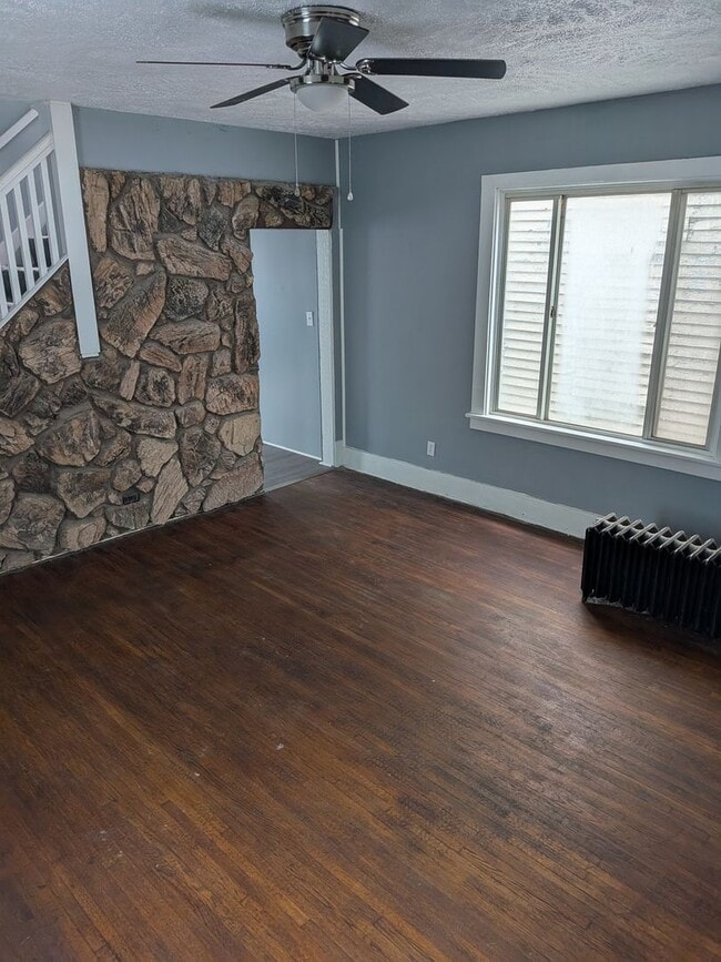 Building Photo - House for rent