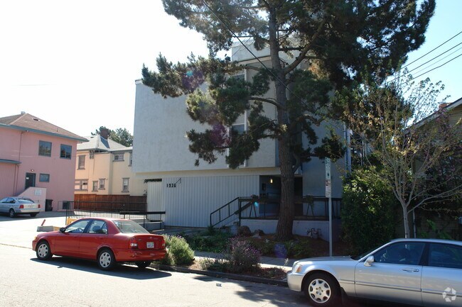 Building Photo - Blake Apartments