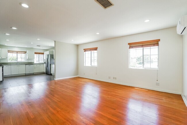 Building Photo - Washington Duplex