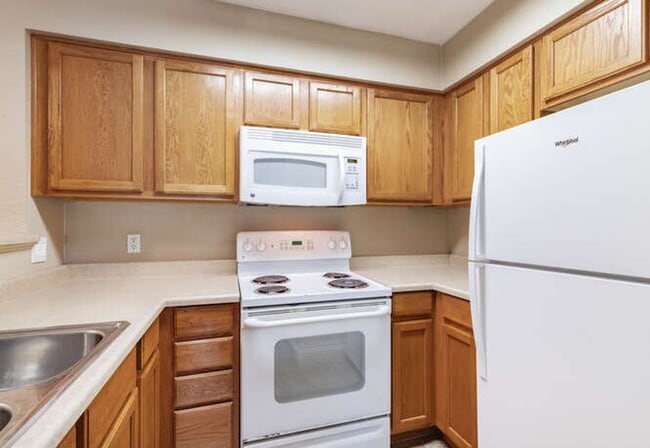 Building Photo - Spacious 1 Bedroom Condo for Rent in Villa...