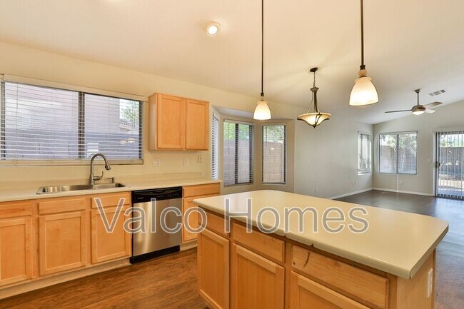 Building Photo - 6450 W Saddlehorn Rd