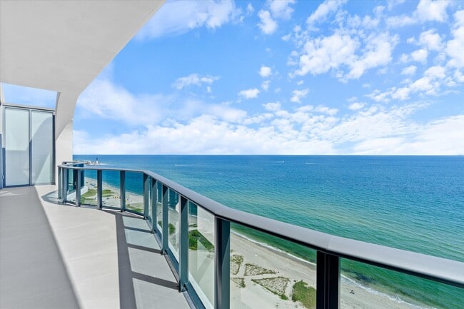 Building Photo - 900 N Ocean Blvd