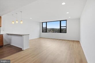 Building Photo - 4600 Duke St