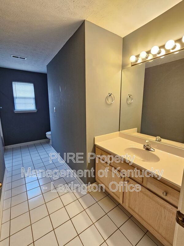 Building Photo - 353 Lucille Dr