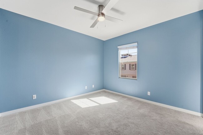 Building Photo - ** Like new Luxurious Modern townhome with 2 Master Suits in Warner Meadows**