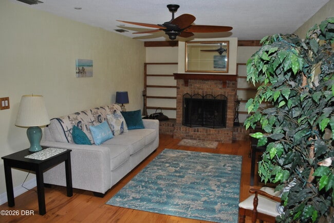 Building Photo - 5590 Lancewood Cir S