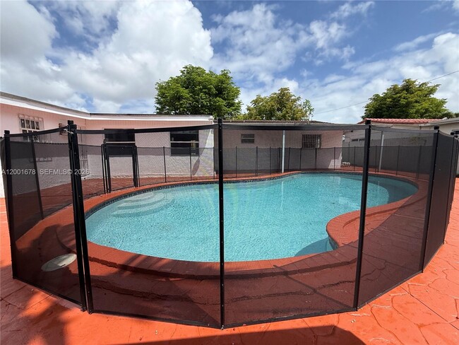 Building Photo - 1220 SW 78th Ave