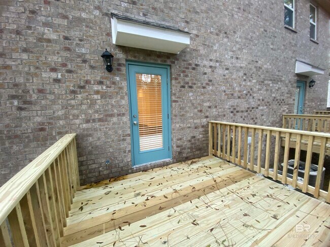 Building Photo - 6677 Spaniel Dr