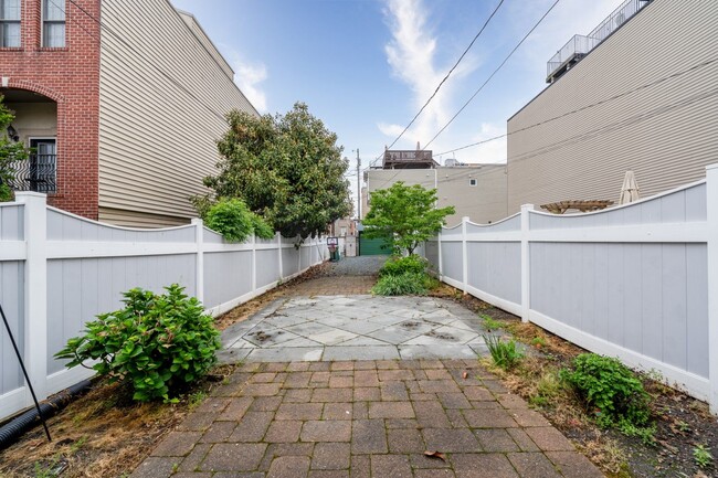 Building Photo - 3418 O'Donnell St