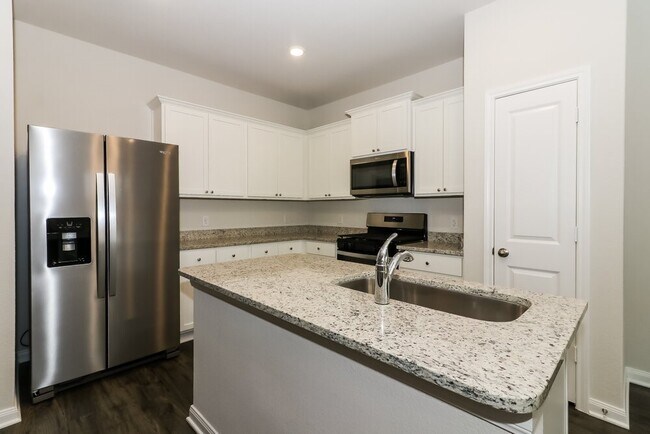 Building Photo - 420 Polly Grv Dr