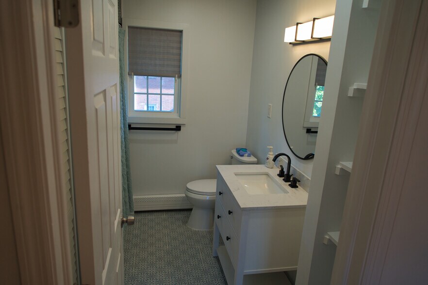 Bathroom - 364 Westwood Ave