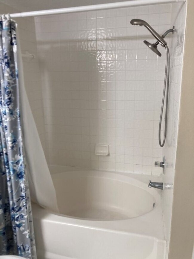 Building Photo - 1 bd / 1 ba condo in The Palms Club Community