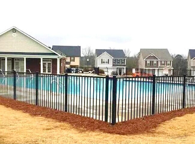 Building Photo - 137 Grove Landing Ct