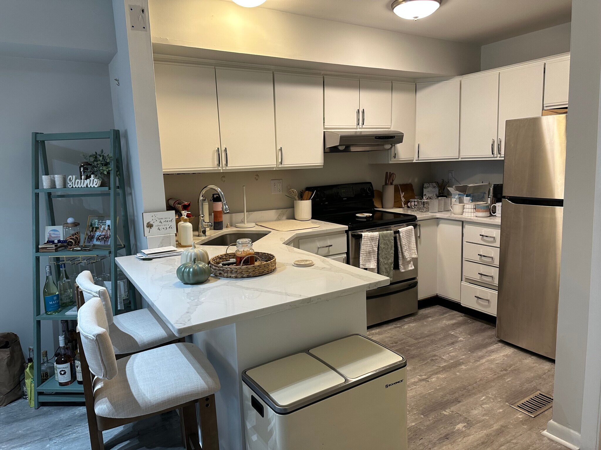 eating area - 65 Ellsworth St