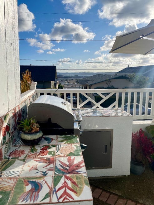 Building Photo - 1830 Guy St