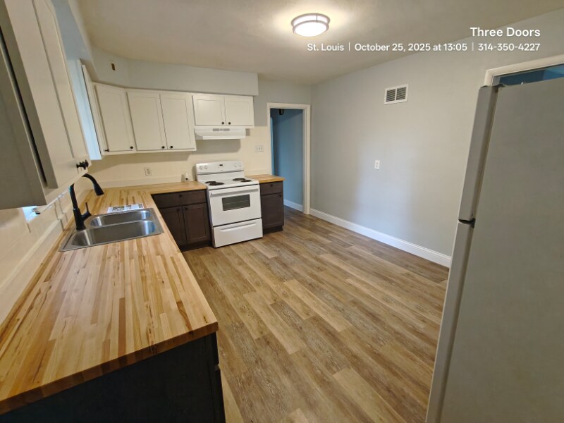 Building Photo - 1737 Parker Rd