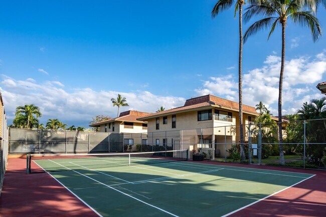 Building Photo - Fully Furnished 2 Bed/1.5 Bath, Maui Gardens Condo with Resort Amenities and Steps to the Beach!