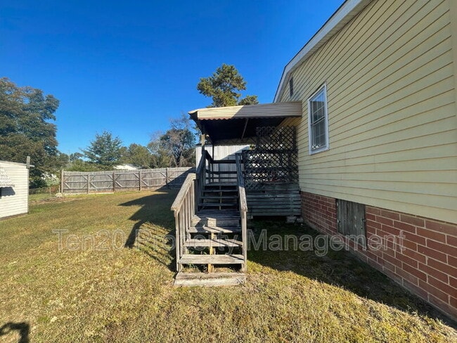 Building Photo - 411 20th Ave