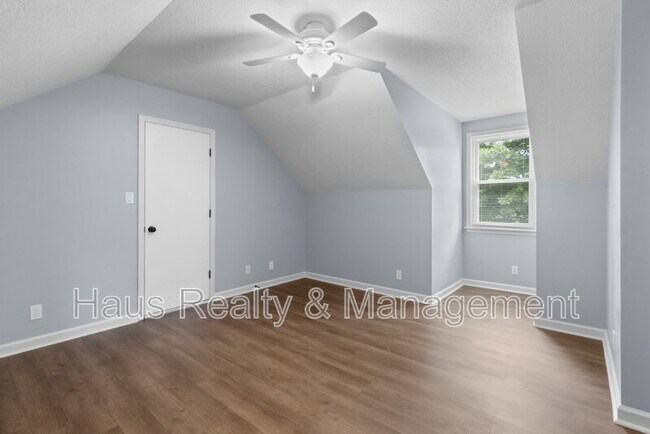 Building Photo - 334 Kelsey Dr