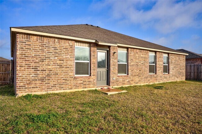 Building Photo - 10620 SW 23rd Ter