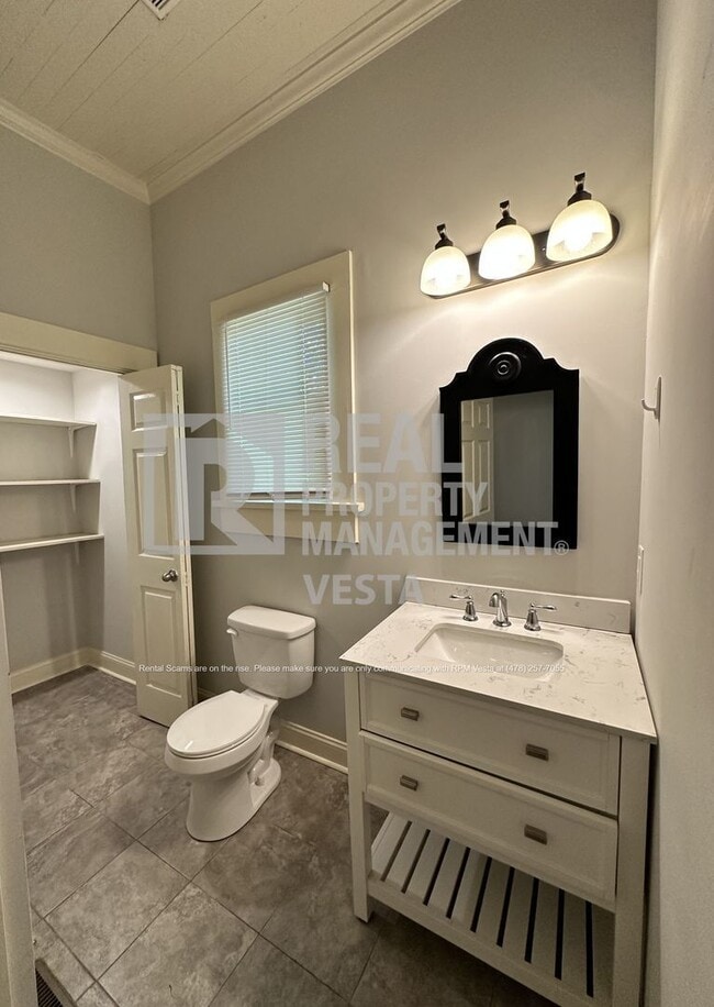 Building Photo - 1227 Calhoun St