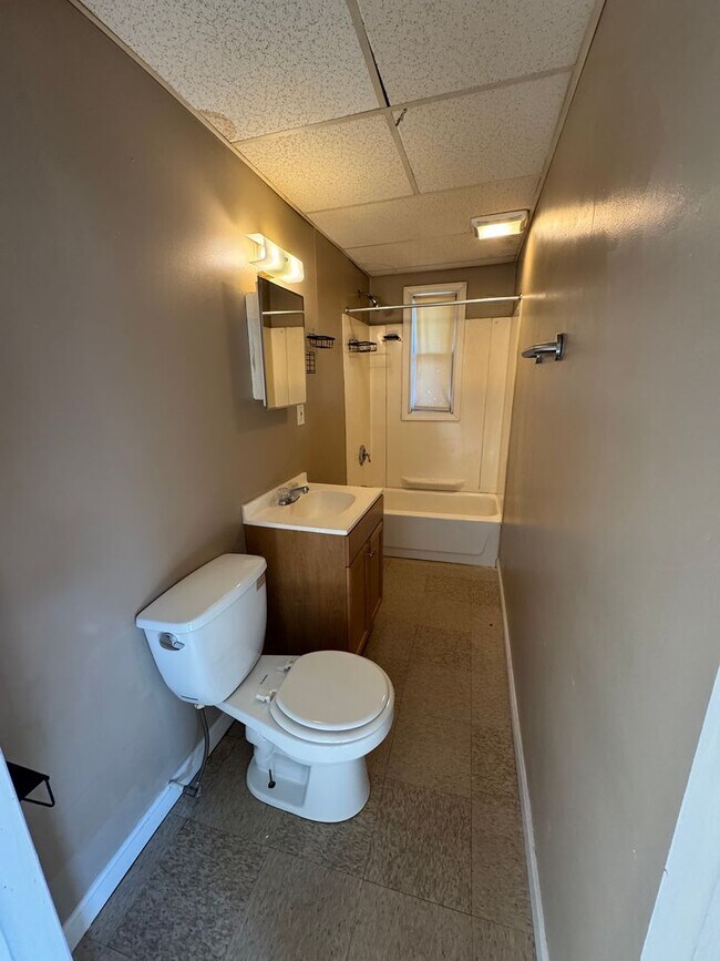 Building Photo - 37 Fulton St