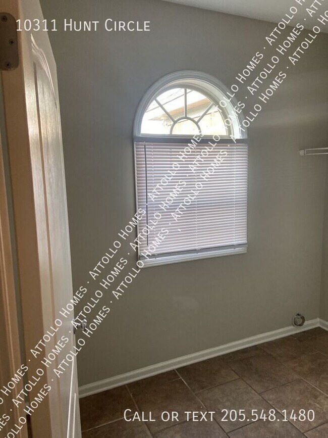 Building Photo - 10311 Hunt Cir
