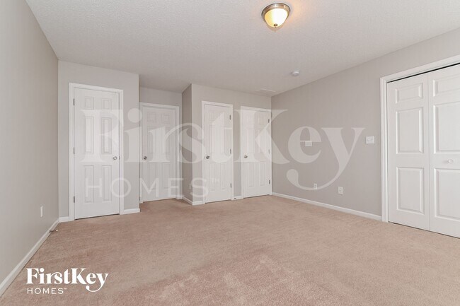 Building Photo - 7138 Parklake Pl