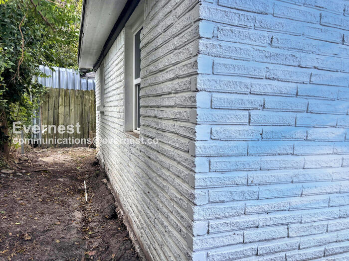 Building Photo - 3028 Francis St