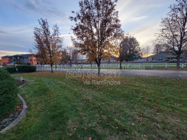 Building Photo - 19 Jasmine Ln