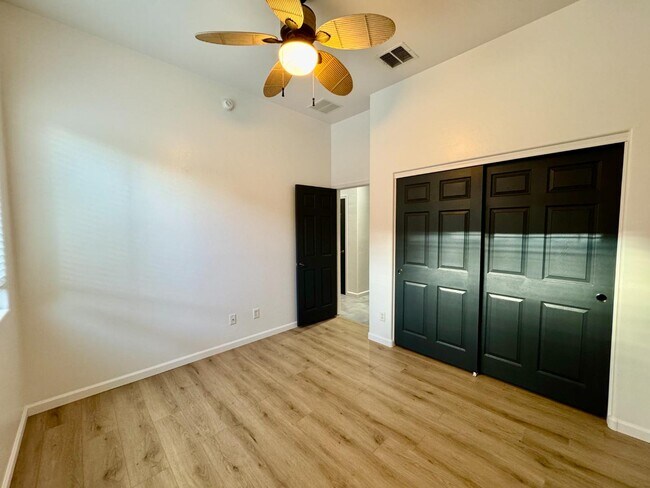 Building Photo - 13743 N High Mountain View Pl