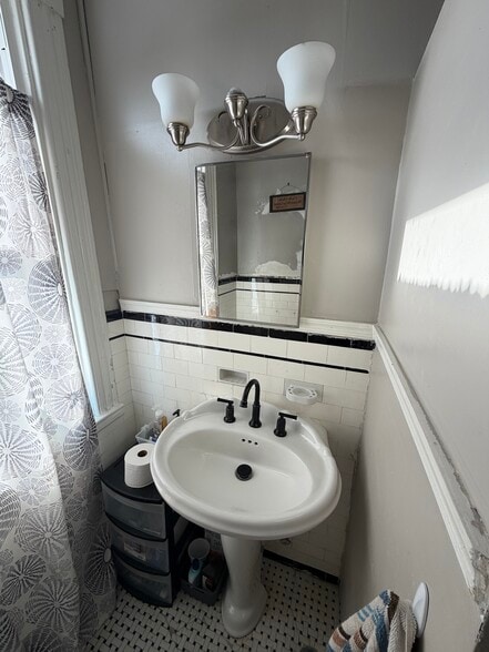 Building Photo - 7518 Belair Rd