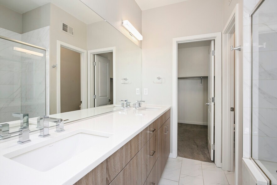 Master bathroom - 2602 W 24th Ave