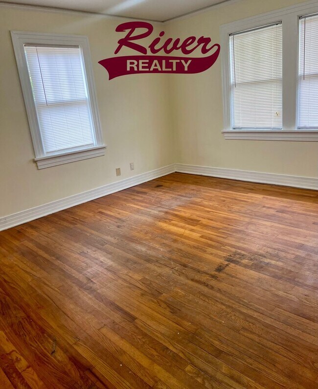 Building Photo - Charming 2-Bedroom Brick Home off Wrightsboro Rd!