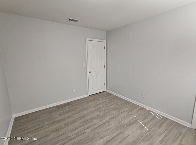 Building Photo - 2921 Mansion Rd