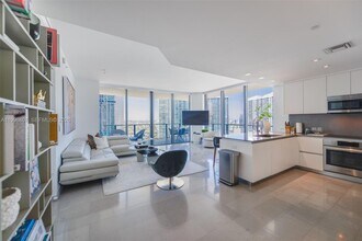 Building Photo - 68 SE 6th St